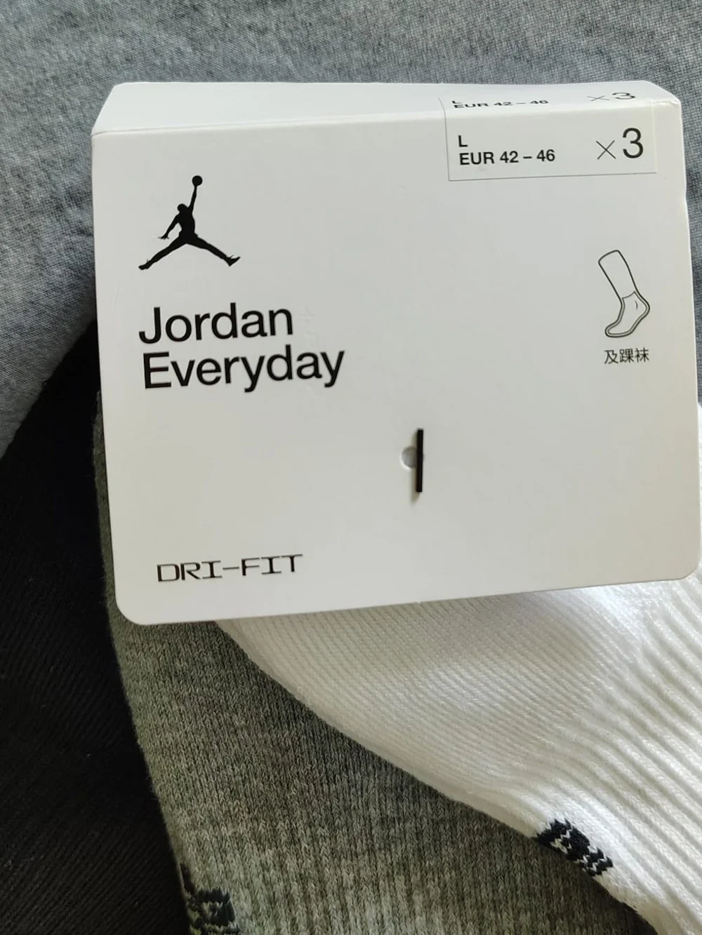 Jordan 3-Pack Crew Socks in Gray, White & Black